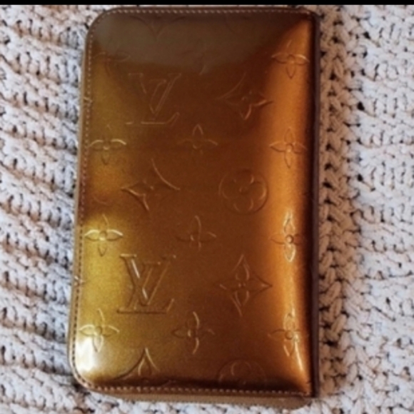 Louis Vuitton Vernis Wallet - Picture 1 of 16